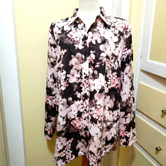 Floral Button Down Blouse / Monochrome / Black & Pink / Size Large - Picture 1 of 8